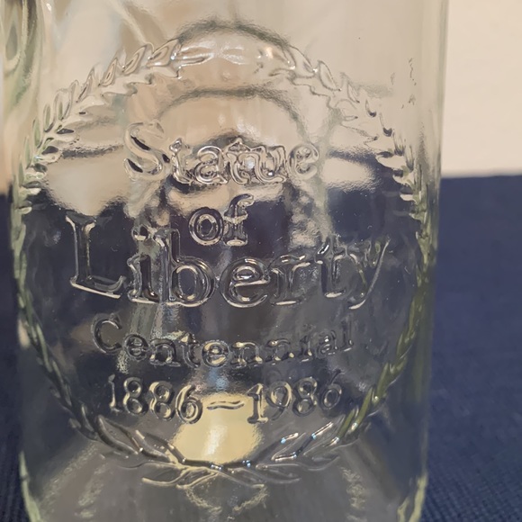 Collectible Vintage Centennial 1886/1986 Statue of Liberty Clear Glass Mug - Picture 6 of 9